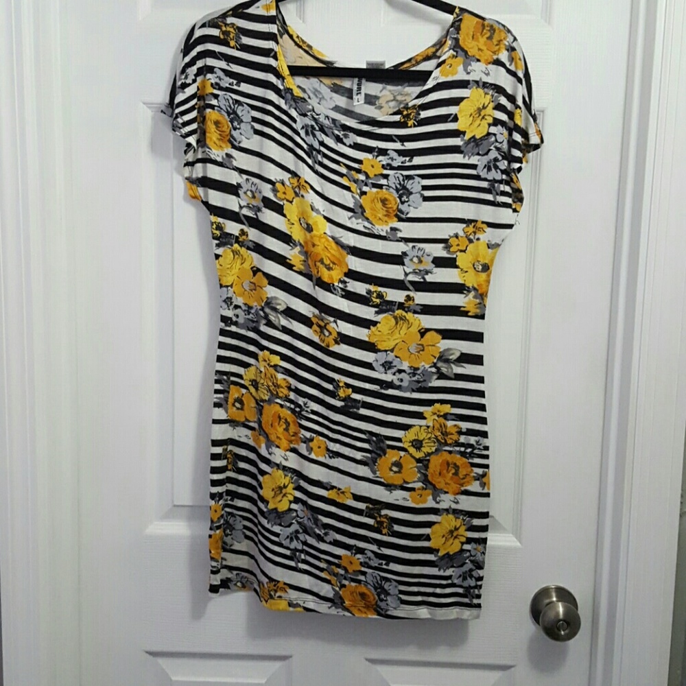 ⬇️Wurl Striped floral dress